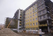 Число бригад на строительстве перинатального центра увеличат вдвое