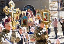 На Пасху в Заречном впервые прошел детский крестный ход