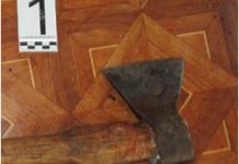 Мужчина отрубил приятелю голову и бросил его тело в огороде