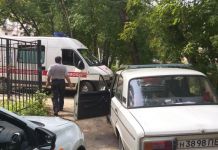 В Пензе скорая помощь не смогла проехать к больному из-за припаркованных машин 