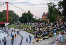 Итоги недели: аэропорт, малолетние мамы, наказали чиновников, шествие