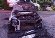 Появились фотографии сгоревшей легковушки на Ворошилова 