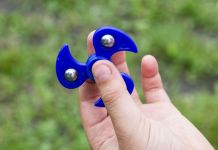 Евросоюз признал спиннер опасной игрушкой