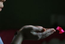 Сегодня жители Земли отмечают День воздушного поцелуя
