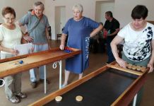 В Заречном для пенсионеров провели турнир по настольным играм