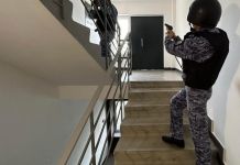 Пензенца избили в подъезде дома за сделанное замечание
