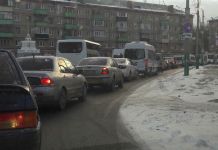 На улице Лермонтова образовалась гигантская пробка 