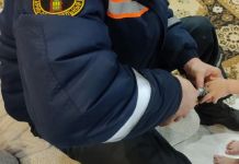 В Пензе спасатели помогли ребенку избавиться от трубки