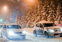 В Пензе юная школьница едва не попала под колеса автомобиля. ВИДЕО