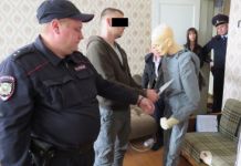 Зарезавший сожительницу мужчина рассказал, что она первая схватилась за нож