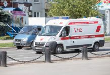 Шестилетний ребенок выпал с четвертого этажа многоэтажки