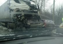 Две фуры и легковушка столкнулись на трассе под Пензой