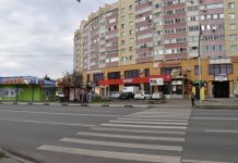 На улице Антонова установят дополнительный светофор