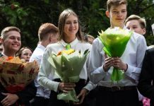 ﻿Губернатор подвел итоги проведения Дня знаний в школах области
