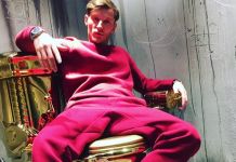Павел Воля шокировал поклонников фото на унитазе