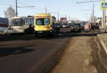 На ул. Карпинского из-за аварии образовалась пробка