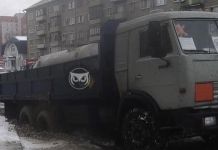 ﻿В центре Пензы «КамАЗ» провалился под асфальт