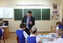 Уроки знаний 1 сентября в школах проведут министры областного правительства