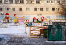 Некомфортная среда. Почему во дворах неуютно после благоустройства