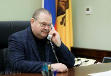 Мельниченко поздравил пензячку со 100-летним юбилеем