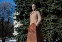 Сквер имени Дзержинского выкупит область