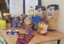 Студенты колледжей начали получать продуктовые наборы