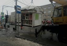 В Пензе демонтировали опасный ларек с шаурмой