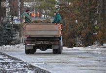 Мэр поручил обработать пешеходные зоны противогололедными материалами