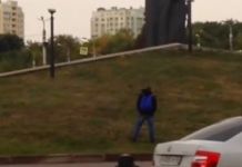 ﻿﻿Горожане обсуждают в соцсетях осквернение памятника Победы