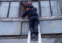  В квартире на Толстого пенсионерка не смогла добраться до выхода