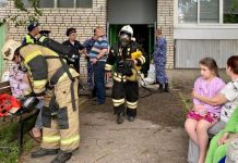 Зареченские огнеборцы спасли во время пожара 25 человек