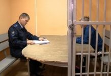 Жительница области избила продавца магазина палкой