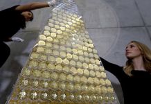 Самую дорогую елку Европы установили в Мюнхене