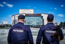 В Пензе молодые люди избили и ограбили таксиста