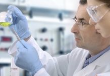 В России впервые выявили более 15 тысяч случаев COVID-19 за сутки