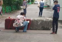 В Пензе жительница улицы Ленина захватила проезд к дому 