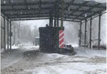 В Пензе тракторист переехал мужчину на мусорном полигоне