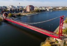 ﻿Мэр Пензы ждет отзывы жителей о новом цвете подвесного моста