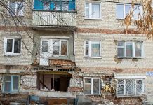 В разрушающемся доме на Ударной, 35, произошел пожар. ВИДЕО