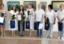 На ПО «Старт» открылась выставка зареченских художников