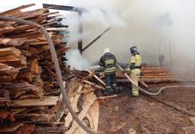 В Пензе на ул. Измайлова вспыхнул склад