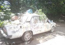 На Чкалова вандалы изуродовали припаркованную машину