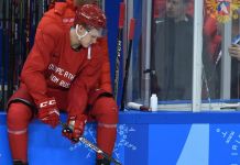 Российские хоккеисты проиграли в первом матче Олимпиады