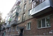 В Пензе женщина не смогла выбраться с балкона