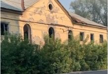Жителей Заводского района пугает пустой дом