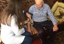 Волонтеры-медики снова пошли в села