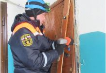 В Пензе бабушка с внуками оказались запертыми в квартире