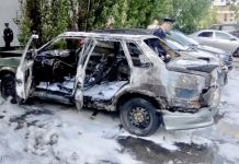 В Заречном пожар повредил три автомобиля