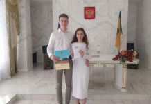 Пензенским молодоженам вручают памятки о вакцинации против COVID-19