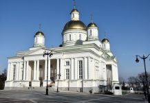 Пензенцам напомнили о запрете посещать храмы и кладбища